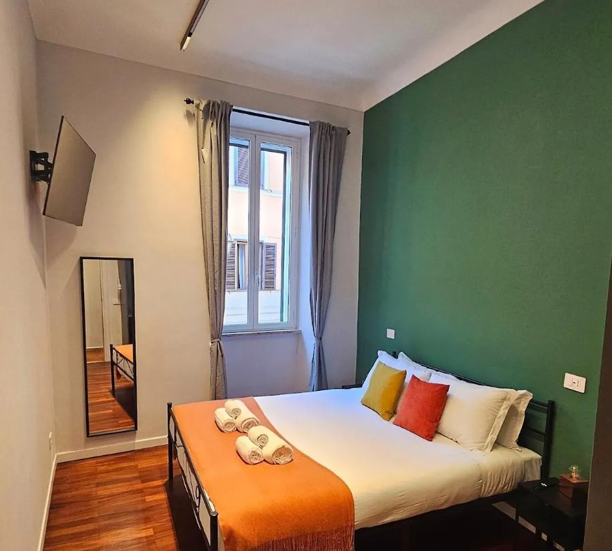 Mica Aurea Apartments Trastevere Roma 0*,  İtalya